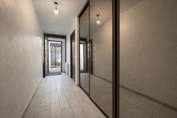 Maison coup de coeur avec cour et garage