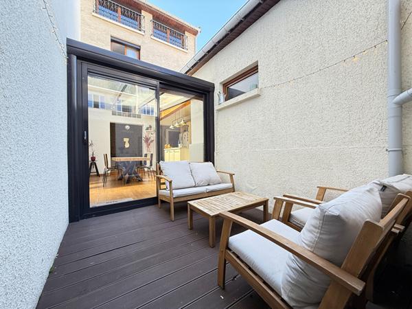 Maison coup de coeur avec cour et garage