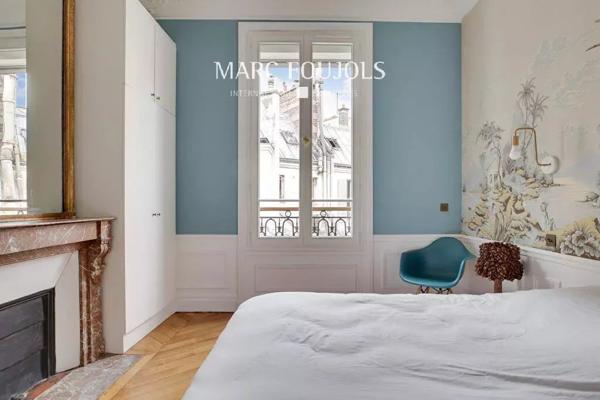 Paris 8 Pont de l’Alma : appartement luxe vue dégagée et balcon filant