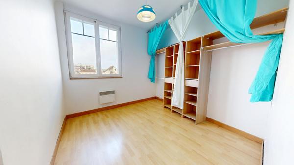 Secteur CESSON - Appartement Melun 3 pièces 75 m2 avec cave et cellier.