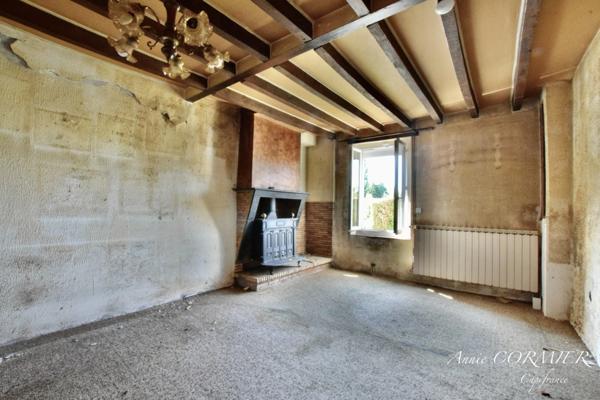 A vendre Maison en pierres 4 pièces, terrain d'environ 1000 m2.