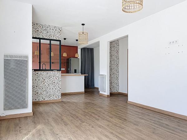 Maison rénovée sur sous-sol, 3 chambres, Trégourez, sur plus de 1000 m² de terrain