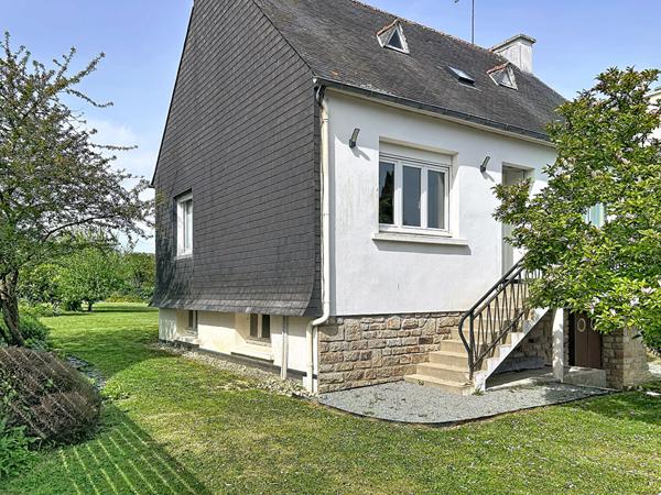 Maison rénovée sur sous-sol, 3 chambres, Trégourez, sur plus de 1000 m² de terrain