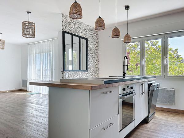 Maison rénovée sur sous-sol, 3 chambres, Trégourez, sur plus de 1000 m² de terrain