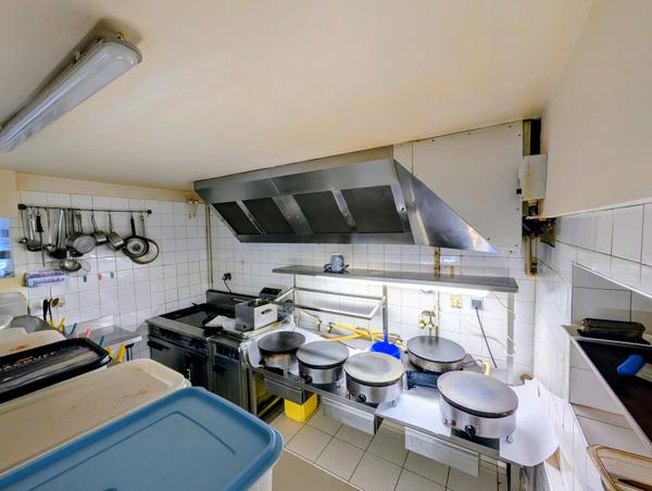 Fonds De Commerce
        
        - 165 m² 374 990 € *