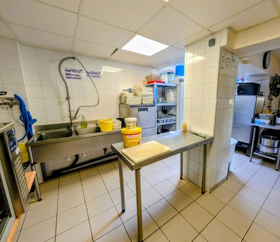 Fonds De Commerce
        
        - 165 m² 374 990 € *