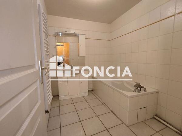 Location Appartement 2 pièces 60.02 m² - 33 RUE DE LA REPUBLIQUE Albertville 73200