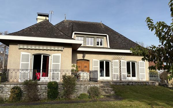 Maison à vendre    6 pièces • 160,56 m2 Pau