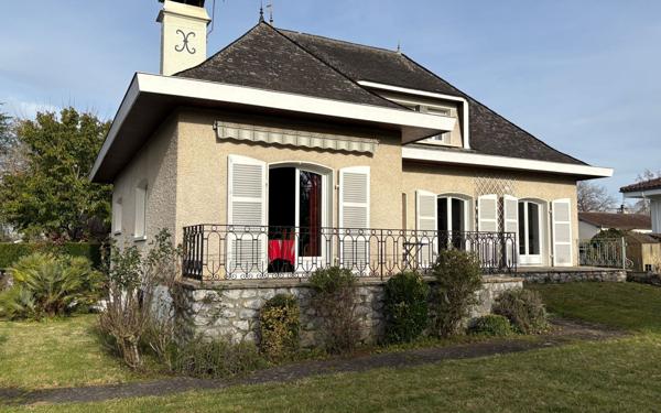 Maison à vendre    6 pièces • 160,56 m2 Pau