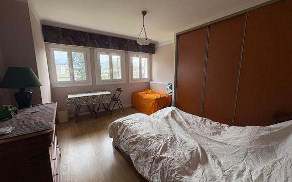 Maison à vendre    6 pièces • 160,56 m2 Pau