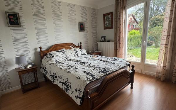 Maison à vendre    6 pièces • 160,56 m2 Pau