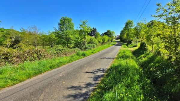 Terrain 2 000,00 m² ORADOUR SUR GLANE - Calme et Campagne