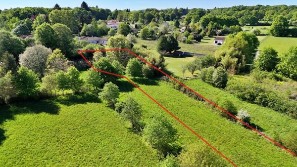 Terrain 2 000,00 m² ORADOUR SUR GLANE - Calme et Campagne