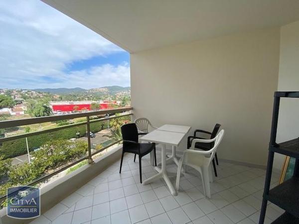 Appartement à louer 1 pièce 29.65m² Mandelieu-la-Napoule (06210)