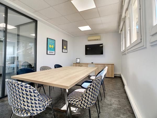 Local commercial Brive La Gaillarde à louer quartier Roseraie - 92 m² - Bureaux - Salle de réunion - cave - Jardin et terrasse