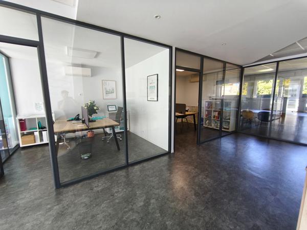 Local commercial Brive La Gaillarde à louer quartier Roseraie - 92 m² - Bureaux - Salle de réunion - cave - Jardin et terrasse
