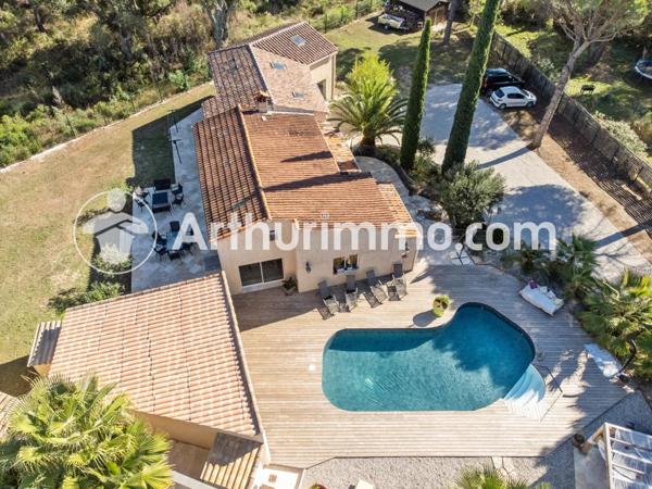 Vente Villa 6 pièces 224 m2 à Le Cannet-des-Maures