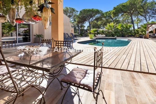 Vente Villa 6 pièces 224 m2 à Le Cannet-des-Maures