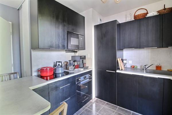 Appartement contemporain 3 pièces en rez-de-chaussée surélevé de 61.07 m² à Massy Atlantis