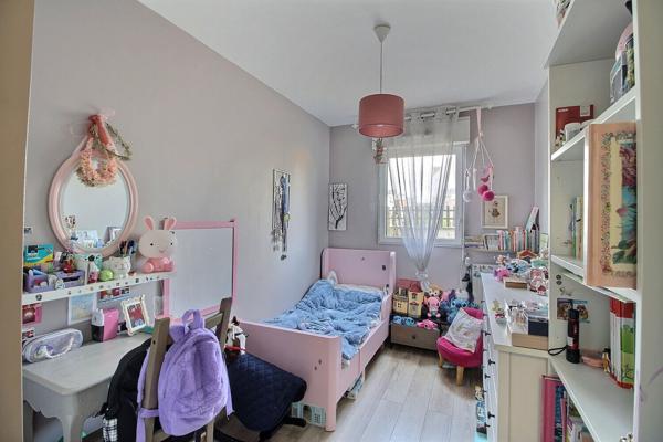 Appartement contemporain 3 pièces en rez-de-chaussée surélevé de 61.07 m² à Massy Atlantis