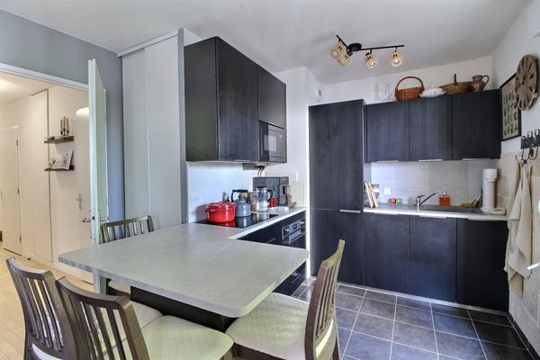 Appartement contemporain 3 pièces en rez-de-chaussée surélevé de 61.07 m² à Massy Atlantis