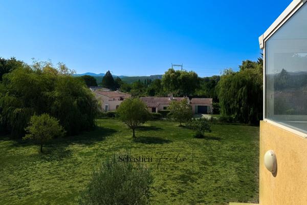 Ensemble immobilier à vendre à BOUC BEL AIR (13) - deux logements - grande parcelle - piscine et pool house - grand garage en sous-sol