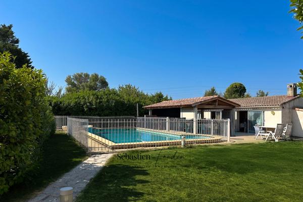 Ensemble immobilier à vendre à BOUC BEL AIR (13) - deux logements - grande parcelle - piscine et pool house - grand garage en sous-sol