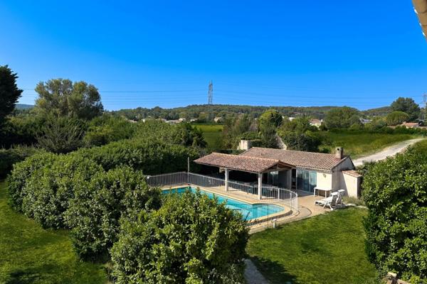 Ensemble immobilier à vendre à BOUC BEL AIR (13) - deux logements - grande parcelle - piscine et pool house - grand garage en sous-sol