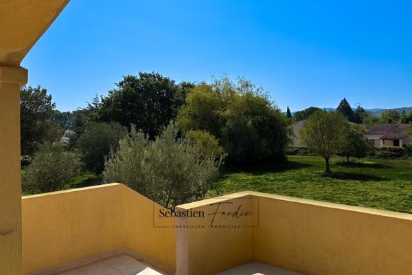 Ensemble immobilier à vendre à BOUC BEL AIR (13) - deux logements - grande parcelle - piscine et pool house - grand garage en sous-sol