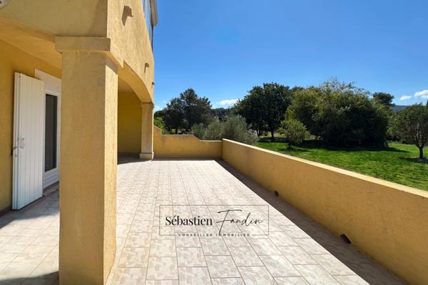 Ensemble immobilier à vendre à BOUC BEL AIR (13) - deux logements - grande parcelle - piscine et pool house - grand garage en sous-sol