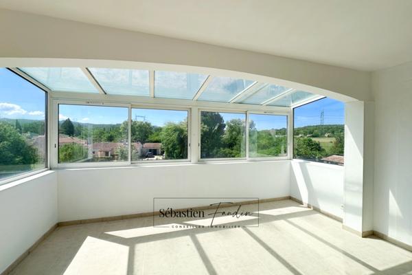 Ensemble immobilier à vendre à BOUC BEL AIR (13) - deux logements - grande parcelle - piscine et pool house - grand garage en sous-sol