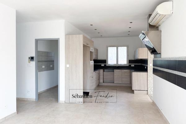 Ensemble immobilier à vendre à BOUC BEL AIR (13) - deux logements - grande parcelle - piscine et pool house - grand garage en sous-sol