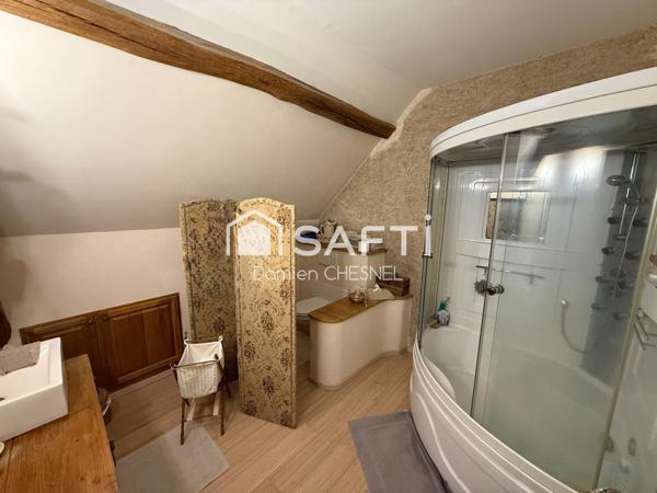 Propriété rare aux volumes remarquables et DPE C