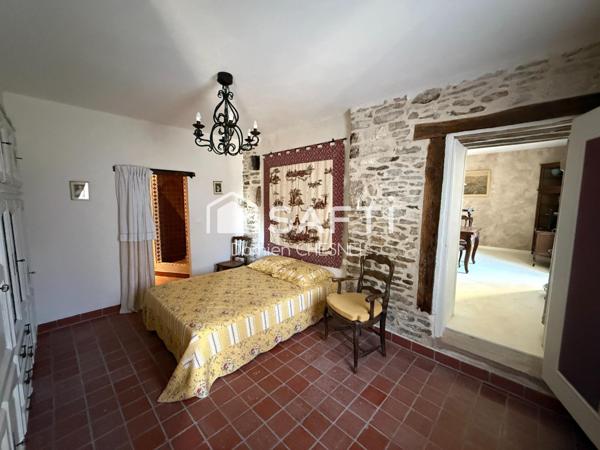 Propriété rare aux volumes remarquables et DPE C