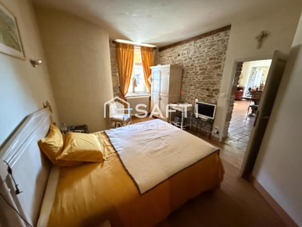 Propriété rare aux volumes remarquables et DPE C