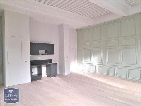 Appartement à louer 2 pièces 67.4m²