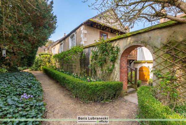 Maison
         20 pièces
        - 1042 m² Bien prestige 990 000 € *