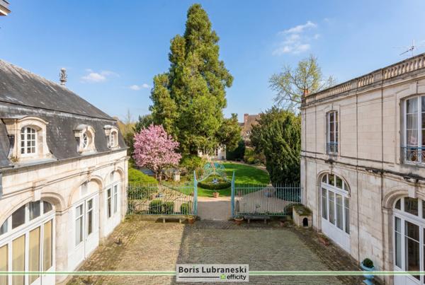 Maison
         20 pièces
        - 1042 m² Bien prestige 990 000 € *