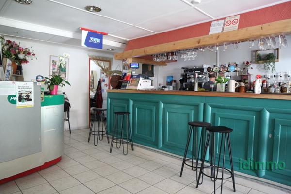 EN EXCLUSIVITE, DANS LE CENTRE DE LA JARRIE. UN ENSEMBLE IMMOBILIER AVEC MURS ET FONDS DE COMMERCE DE 130 M2 S La Jarrie (17220)