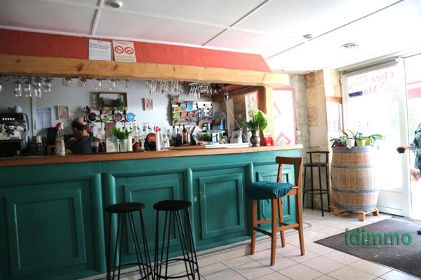 EN EXCLUSIVITE, DANS LE CENTRE DE LA JARRIE. UN ENSEMBLE IMMOBILIER AVEC MURS ET FONDS DE COMMERCE DE 130 M2 S La Jarrie (17220)