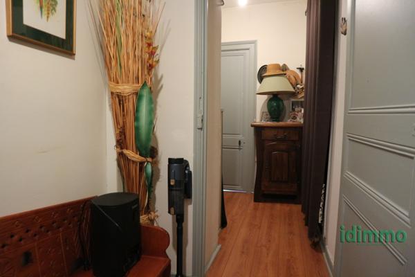 EN EXCLUSIVITE, DANS LE CENTRE DE LA JARRIE. UN ENSEMBLE IMMOBILIER AVEC MURS ET FONDS DE COMMERCE DE 130 M2 S La Jarrie (17220)