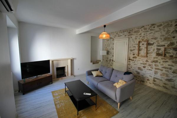 À vendre – Charmante maison de village rénovée à Castets et Castillon