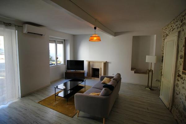 À vendre – Charmante maison de village rénovée à Castets et Castillon