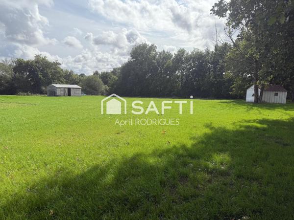 Maison de 2010 avec double garage et terrain spacieux