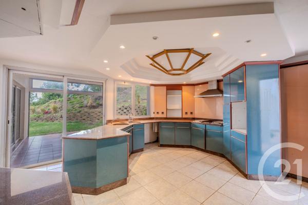 Maison à vendre  15 pièces - 478,41 m2 ST DENIS - 974