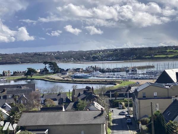 Appartement de type T3 lumineux et rénové situé au calme avec vue mer 