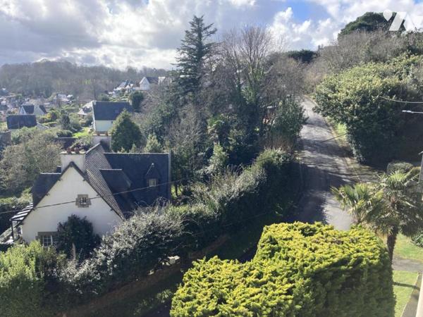 Appartement de type T3 lumineux et rénové situé au calme avec vue mer 