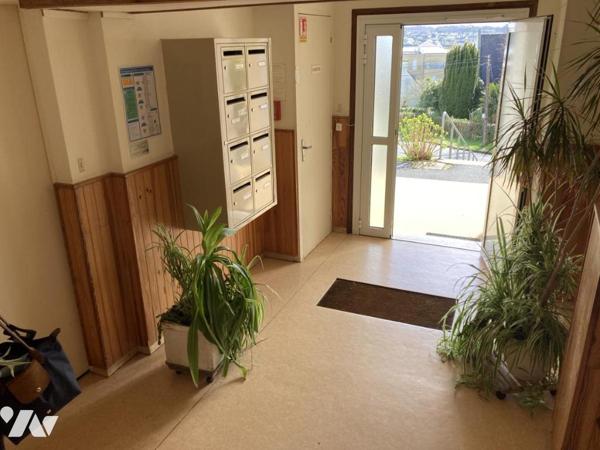 Appartement de type T3 lumineux et rénové situé au calme avec vue mer 