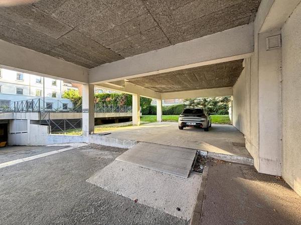 Location Local 995 € à Lille