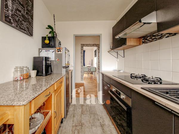 Appartement T2/T3 55 m2 / quartier Longchamp + PARKING + BALCON